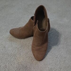 Falls Creek Tan Ankle Boots